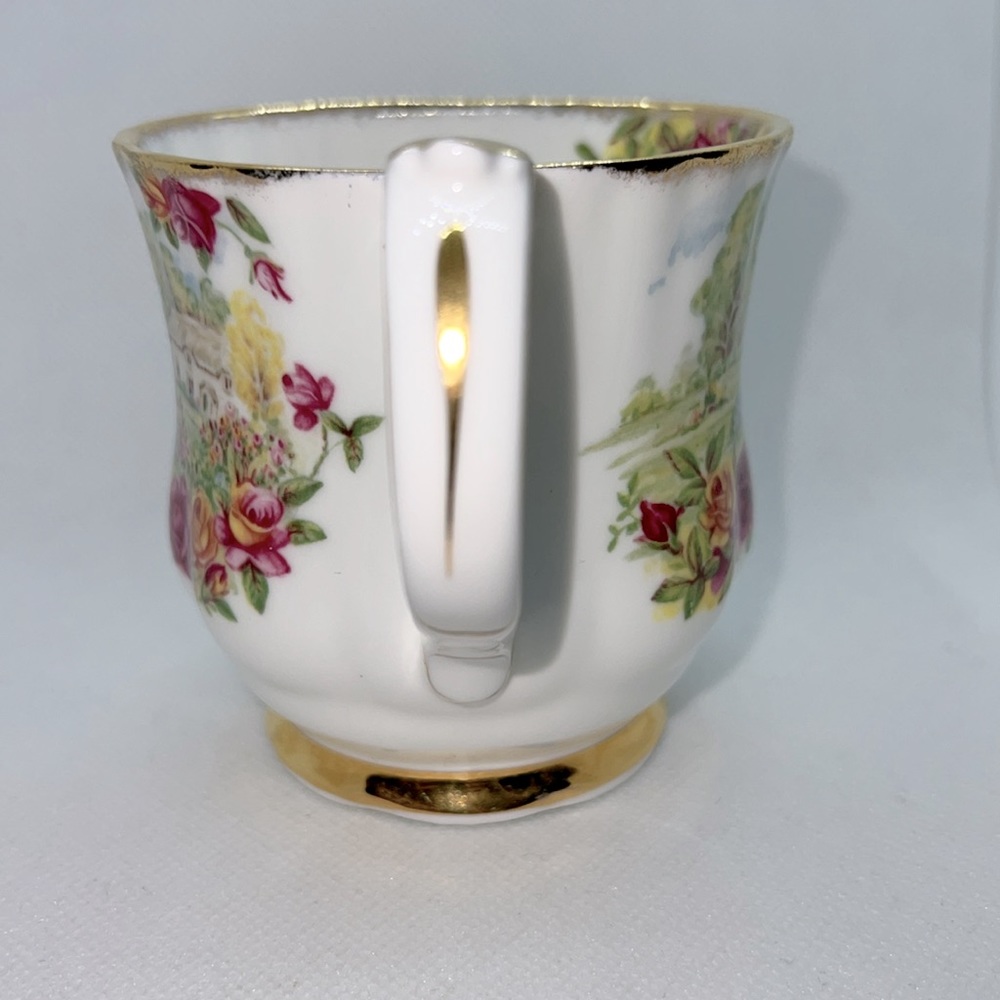 ROYAL ALBERT MUG 25th ANNIVERSARY A CELEBRATION OF THE OLD COUNTRY ROSES GARDEN - Picture 4 of 11
